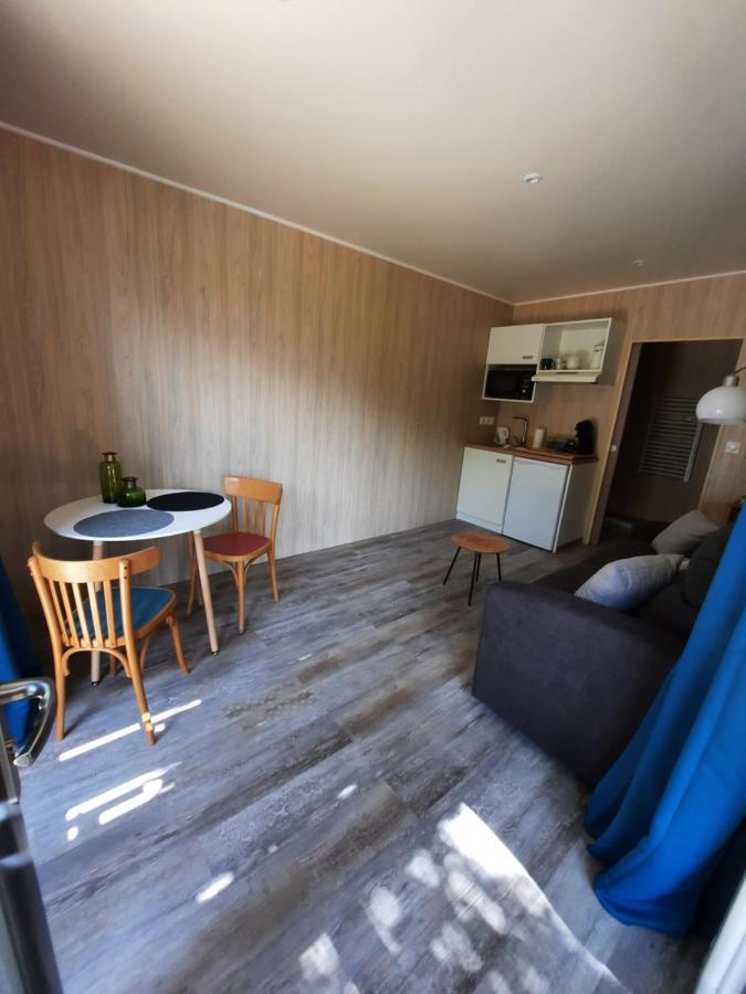 Le Lodge Des Chenes Brousses-et-Villaret Dış mekan fotoğraf